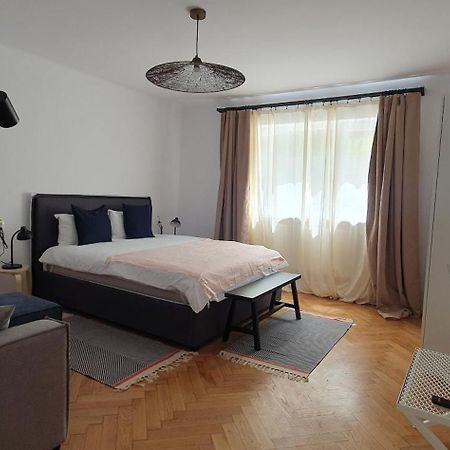 The Pines Serviced Apartments Braşov Extérieur photo