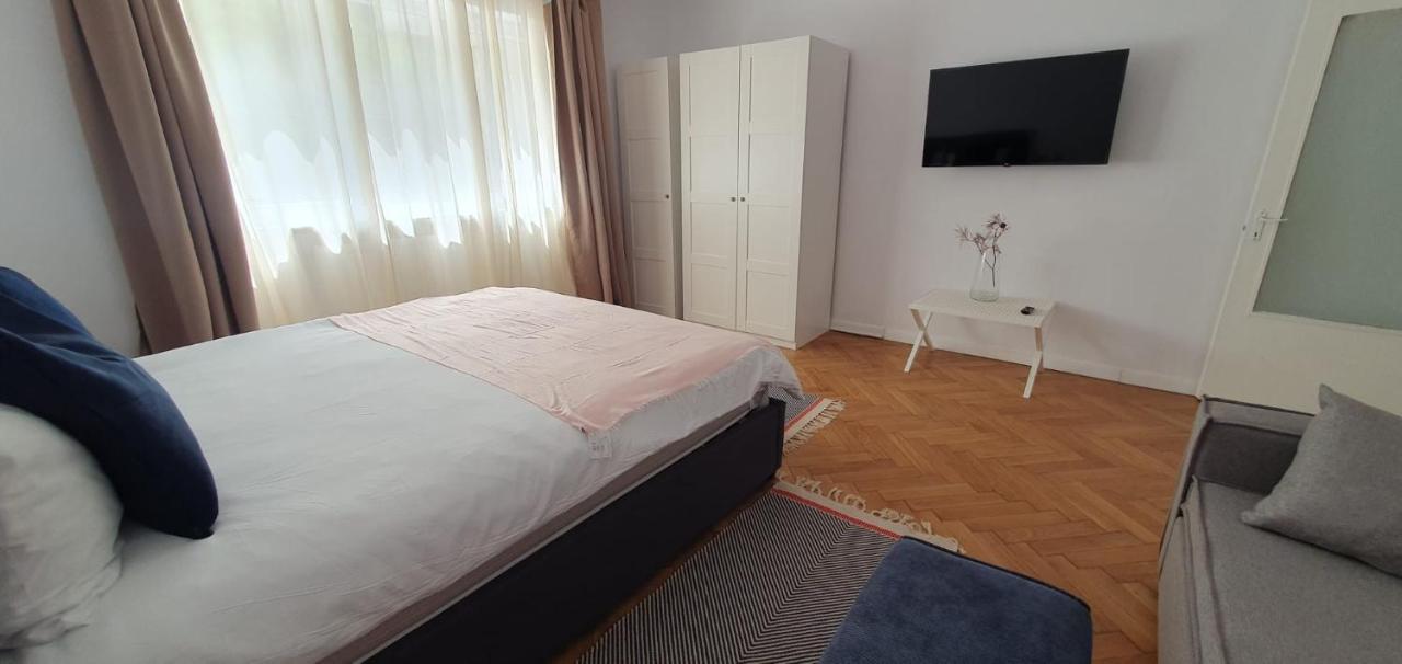 The Pines Serviced Apartments Braşov Extérieur photo